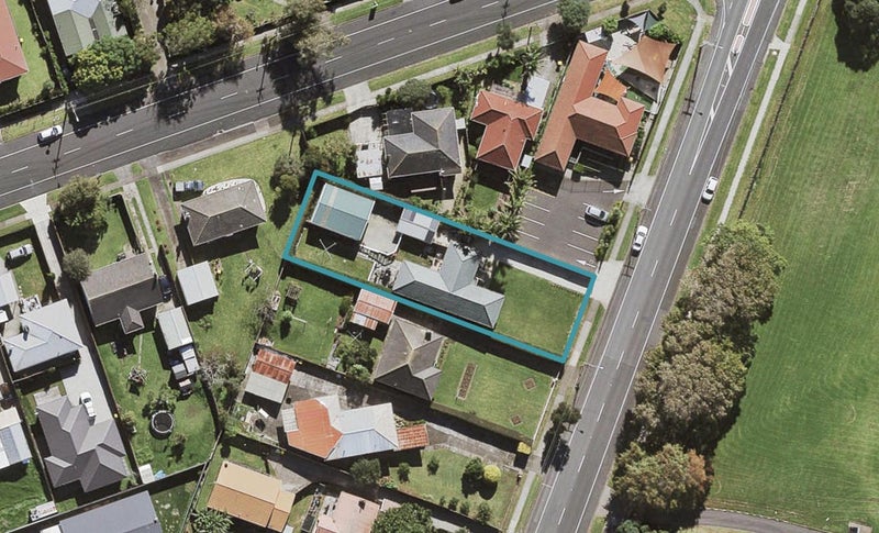 100 Mountain Road, Mangere Bridge, Auckland - Carousel 1