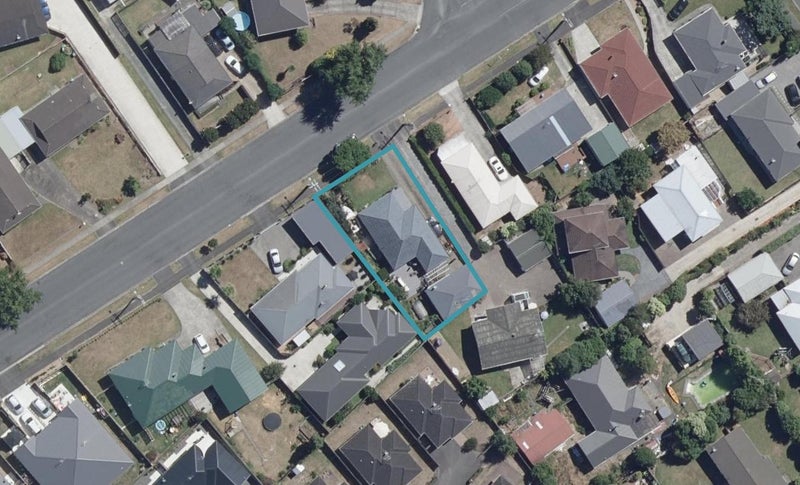 8 Hilton Road, St Andrews, Hamilton - Carousel 1