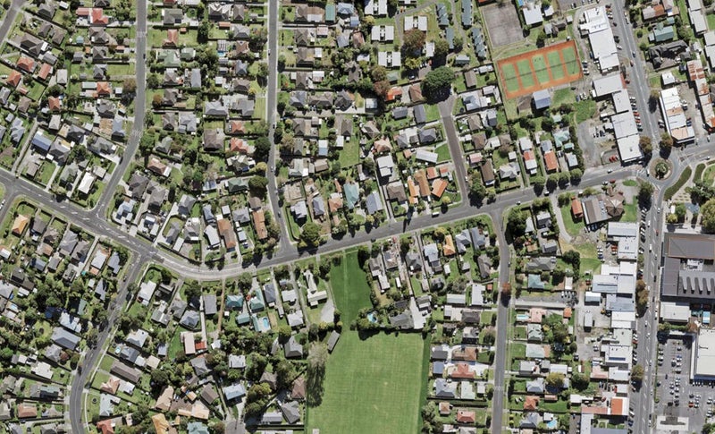 2/27 Taikata Road, Te Atatu Peninsula, Auckland - Carousel 1