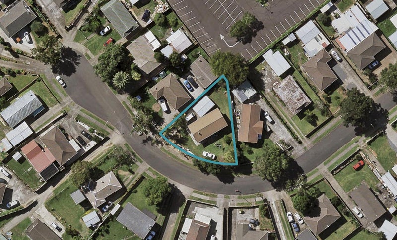 Property Valuation for 11 Desmond Place, Otara, Auckland | Trade Me ...