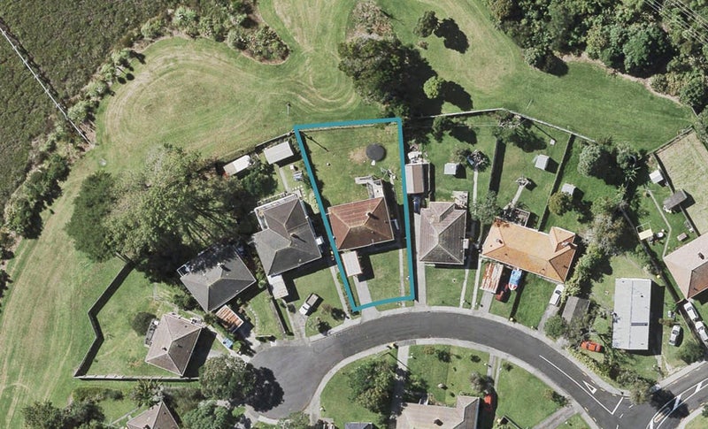 22 Philomel Crescent, Bayswater, Auckland - Carousel 1