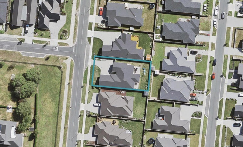 14 Robert Might Road, Kumeu - Carousel 1
