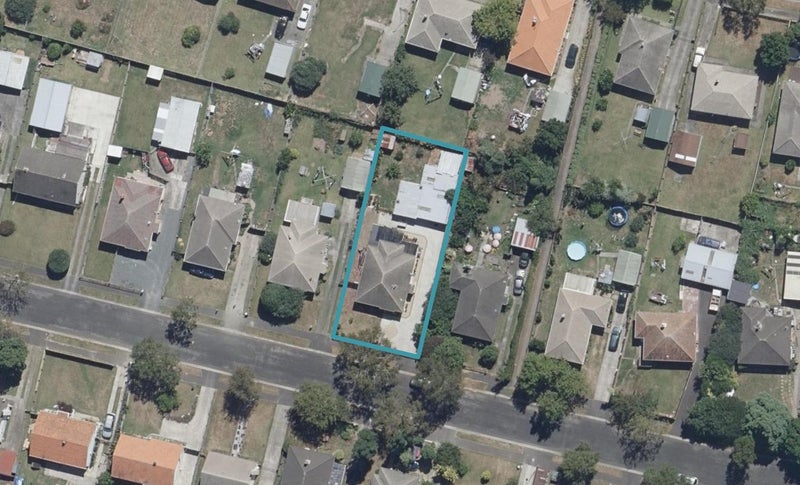 21 Slim Street, Bader, Hamilton - Carousel 1