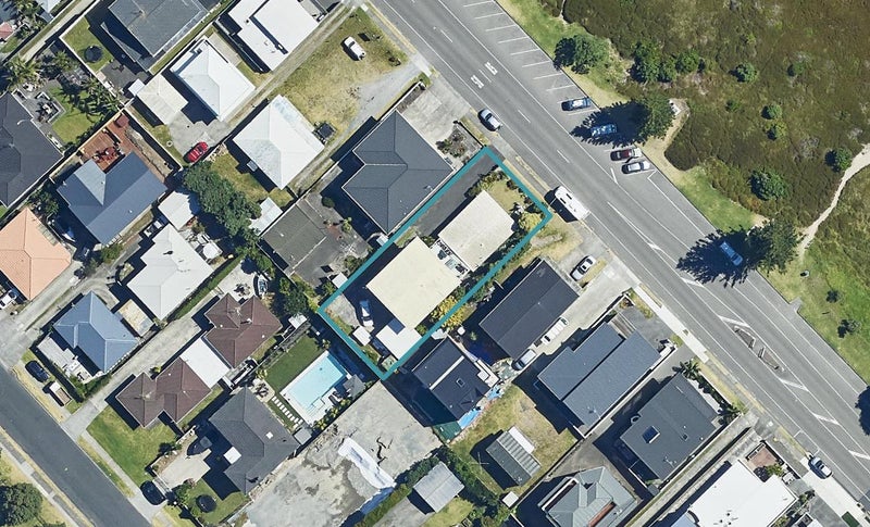 167 Marine Parade, Mount Maunganui, Mount Maunganui - Carousel 1