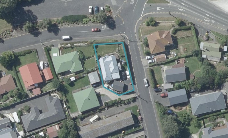 2 Shand Street, Green Island, Dunedin - Carousel 1