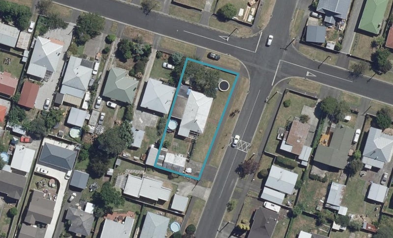 6 Irvine Street, Frankton, Hamilton - Carousel 1