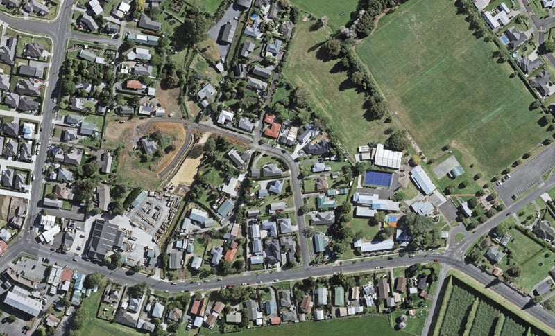 8 Mareretu Avenue, Patumahoe, Pukekohe - Carousel 1