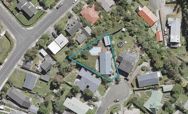 9 Dunrobin Grove, Silverstream, Upper Hutt - Carousel 1