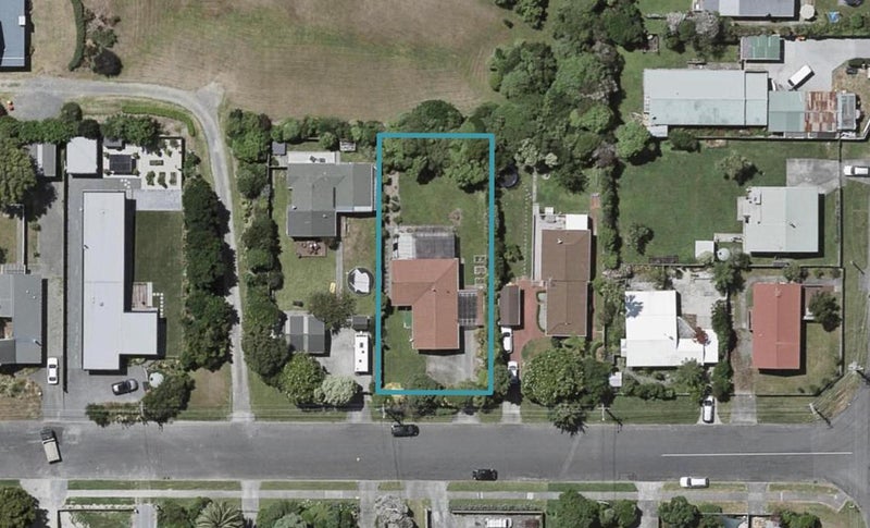 5 Puriri Road, Waikanae - Carousel 1