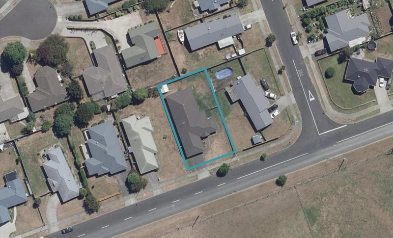 97 Powells Road, Fairview Downs, Hamilton - Carousel 1