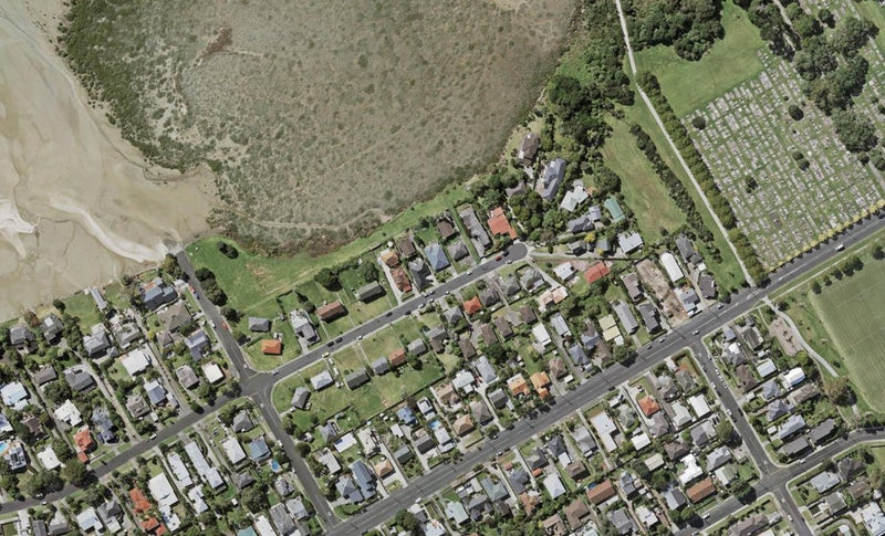 99 Beresford Street, Bayswater, Auckland - Carousel 1