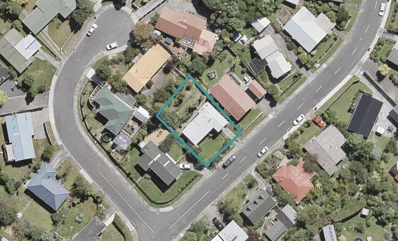 82 Field Street, Silverstream, Upper Hutt - Carousel 1