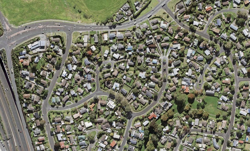 16A Saint Catherine Crescent, West Harbour, Auckland - Carousel 1