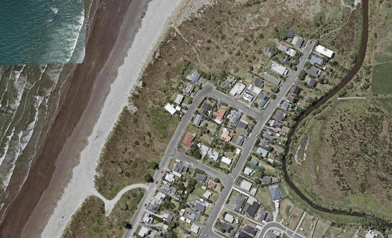 2A Marine Parade, Otaki Beach, Otaki - Carousel 1