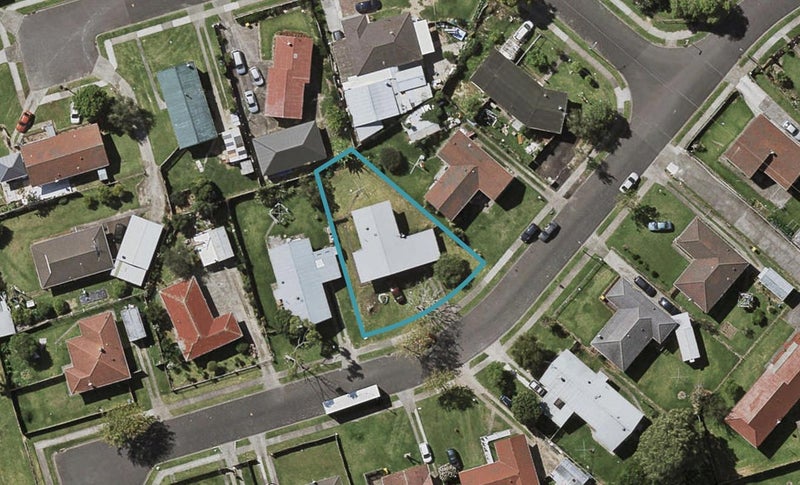 13 Carey Place, Otara, Auckland - Carousel 1