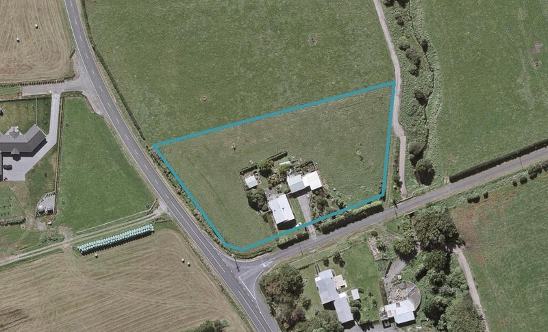 5 Union Road, Hillsborough, New Plymouth - Carousel 1