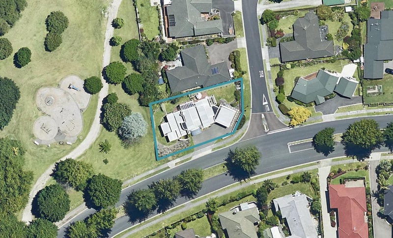 1 Rothesay Lane, Bethlehem, Tauranga - Carousel 1