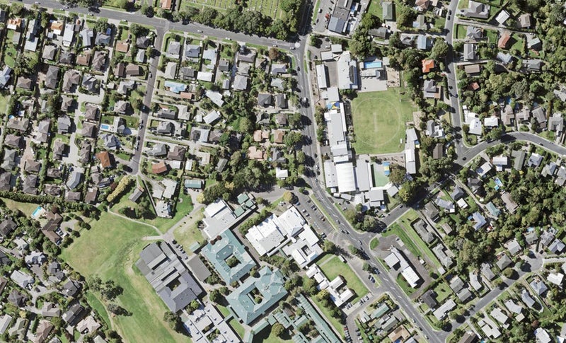 2/17 Sandspit Road, Cockle Bay, Auckland - Carousel 1