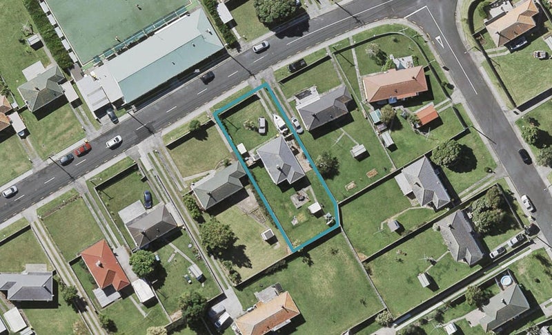 43 Roberts Avenue, Bayswater, Auckland - Carousel 1