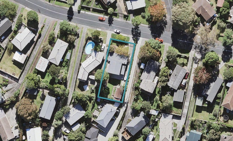 76 Lantana Road, Green Bay, Auckland - Carousel 1