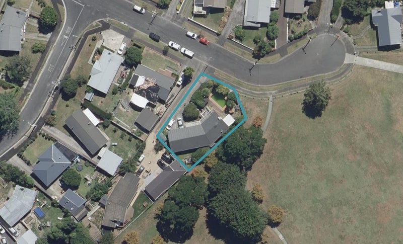 26 Te Anau Place, Glenview, Hamilton - Carousel 1