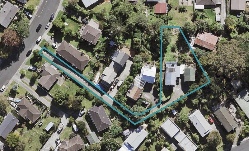 1/16B Tamahere Drive, Glenfield, Auckland - Carousel 1