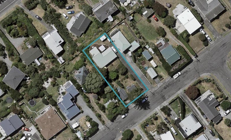 15 Titoki Road, Waikanae Beach, Waikanae - Carousel 1