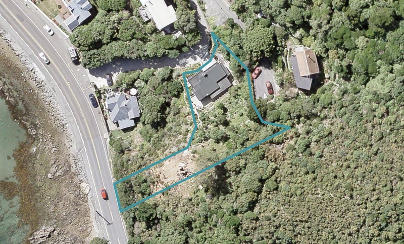 411 Marine Drive, Mahina Bay, Lower Hutt - Carousel 1