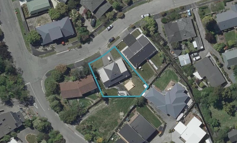 2/4 Wedgewood Avenue, Cashmere, Christchurch - Carousel 1