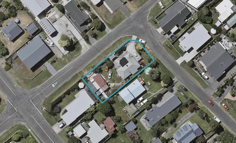 2 Hohiria Street, Waikanae Beach, Waikanae - Carousel 1