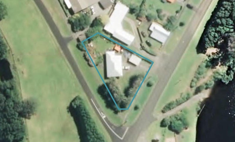10 Layard Street, Opunake - Carousel 1