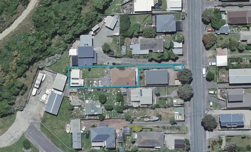 65 Happy Valley Road, Owhiro Bay, Wellington - Carousel 1