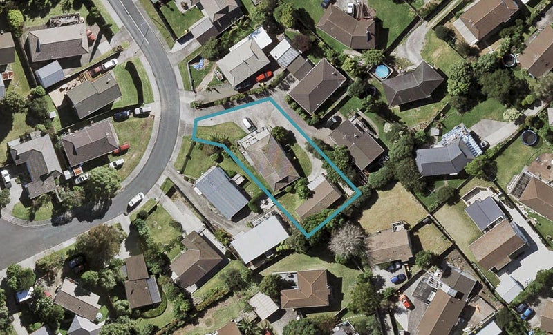 1/8 Sevilla Place, Unsworth Heights, Auckland - Carousel 1