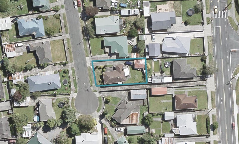 9 Walker Grove, Stokes Valley, Lower Hutt - Carousel 1