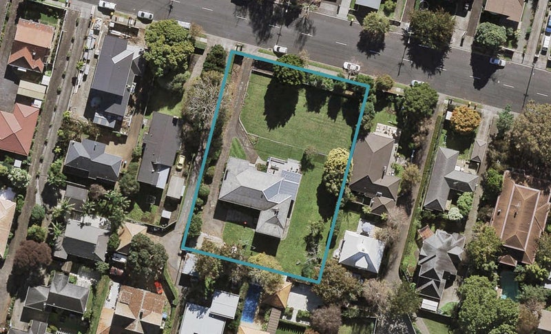 12 Liverpool Street, Epsom, Auckland - Carousel 1