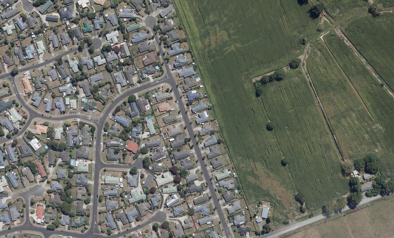 22 Aldona Place, Fairview Downs, Hamilton - Carousel 1