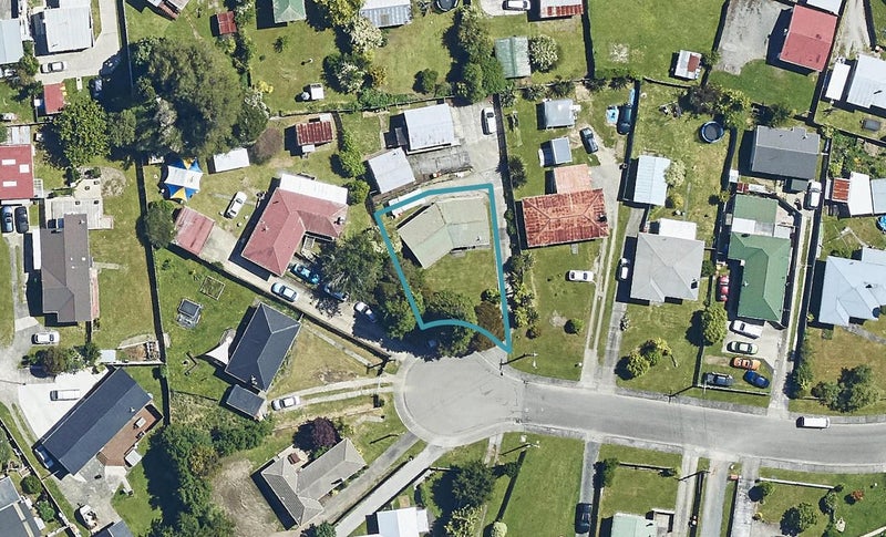 13 Garrick Place, Pukehangi, Rotorua - Carousel 1