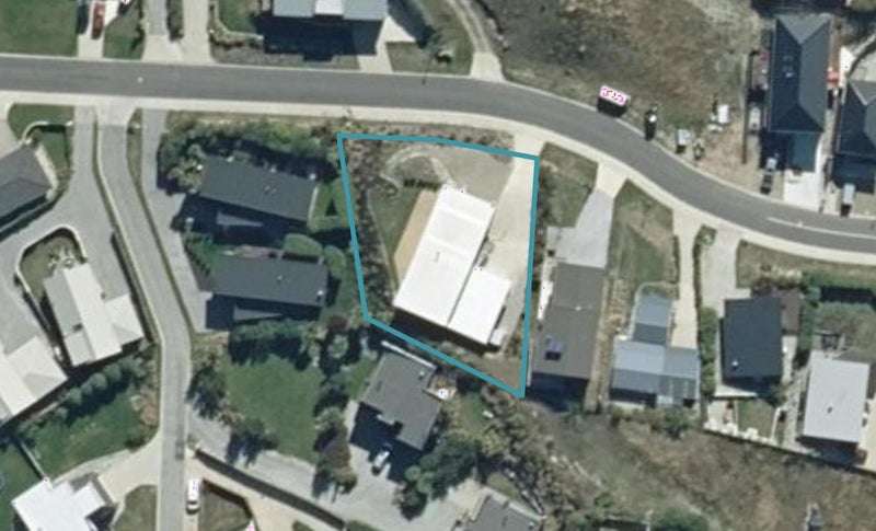 9 Mataraki Place, Wanaka - Carousel 1