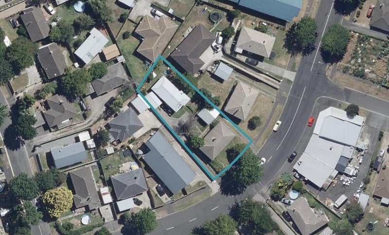 101B Holland Road, Fairfield, Hamilton - Carousel 1