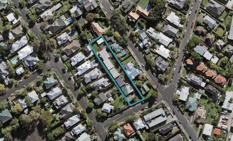2/2 Risk Road, Remuera, Auckland - Carousel 1