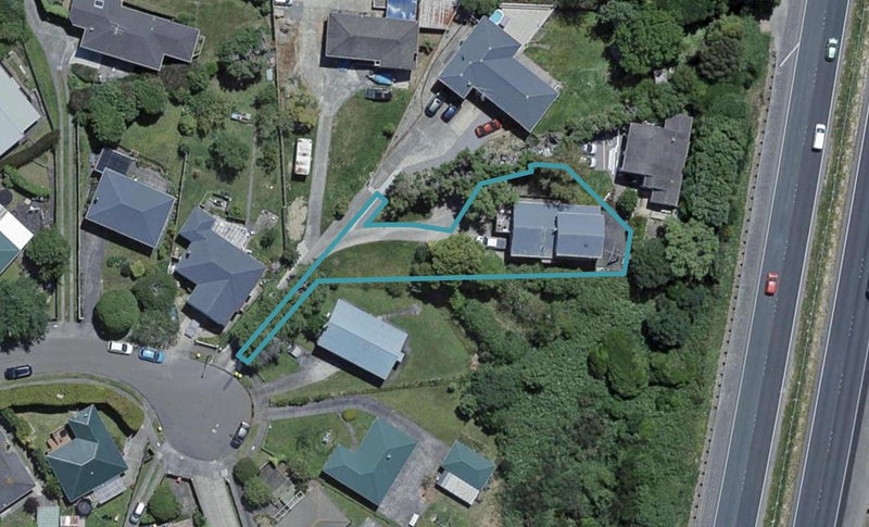 13 Morgan Place, Tawa, Wellington - Carousel 1