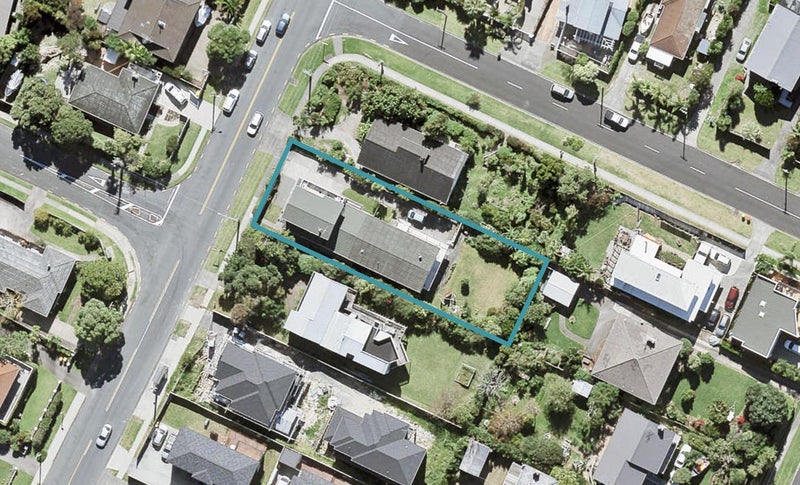 2/85 Deep Creek Road, Waiake, Auckland - Carousel 1
