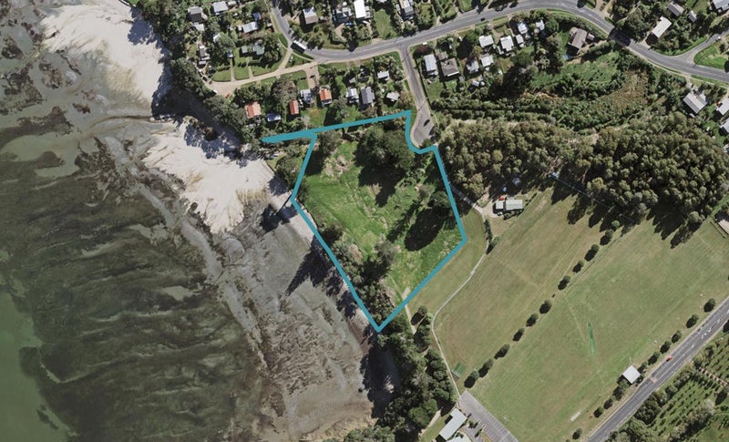 5 Hooks Lane, Surfdale, Waiheke Island - Carousel 1