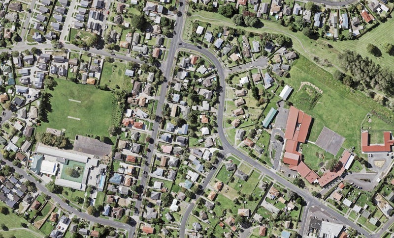 2/11 Farringdon Street, Glen Innes, Auckland - Carousel 1