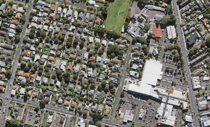 6/2 Oak Street, Royal Oak, Auckland - Carousel 1