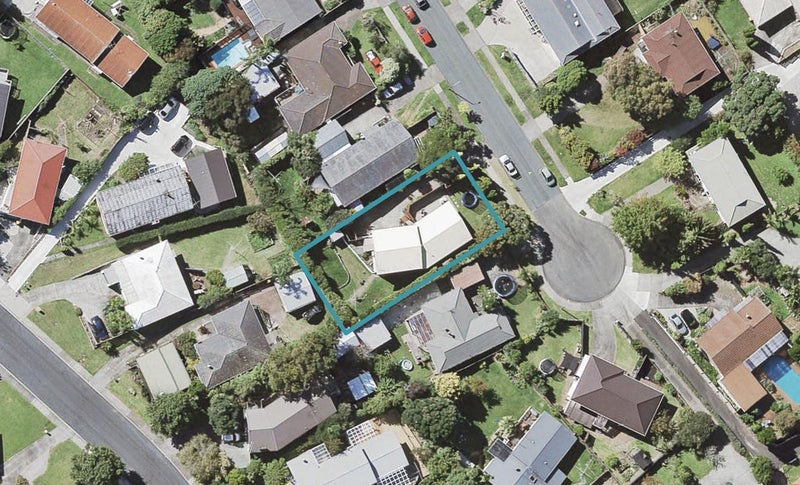 57 Finnerty Avenue, Howick, Auckland - Carousel 1