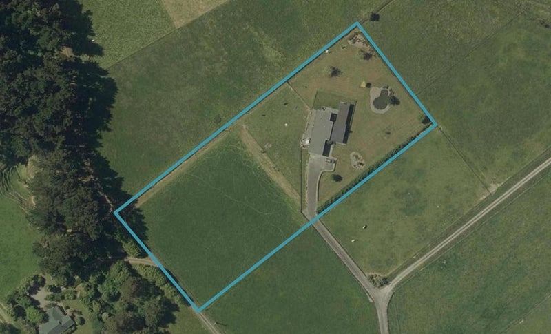 64 Harts Road, Turitea, Palmerston North - Carousel 1