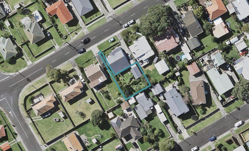 31A Roberts Avenue, Bayswater, Auckland - Carousel 1