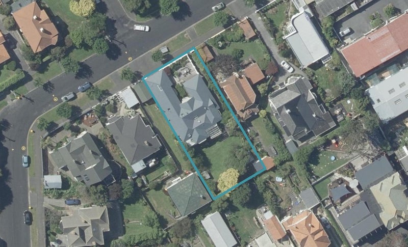 15 Valpy Street, Saint Clair, Dunedin - Carousel 1