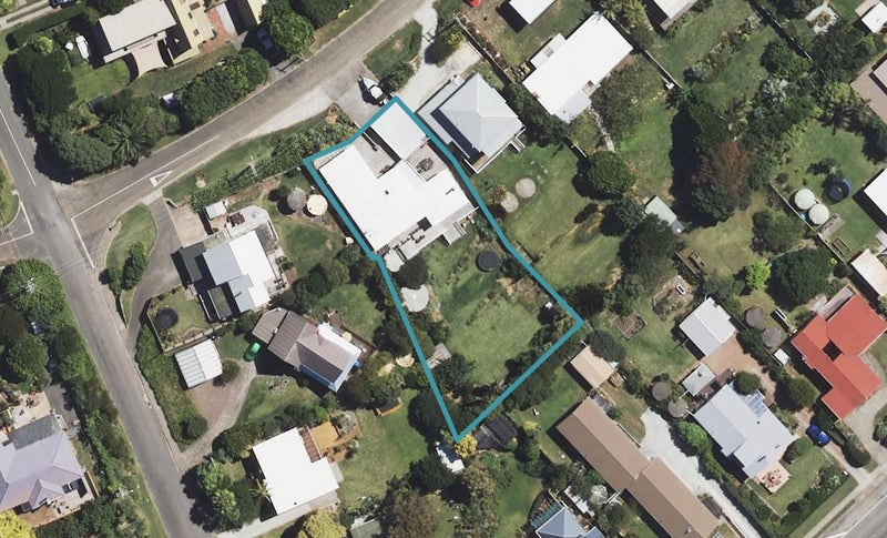 15 Douglas Street, Okitu, Gisborne - Carousel 1